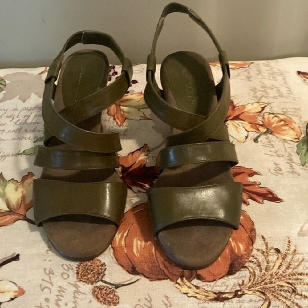 AEROSOLES Olive Green Heeled Sandals